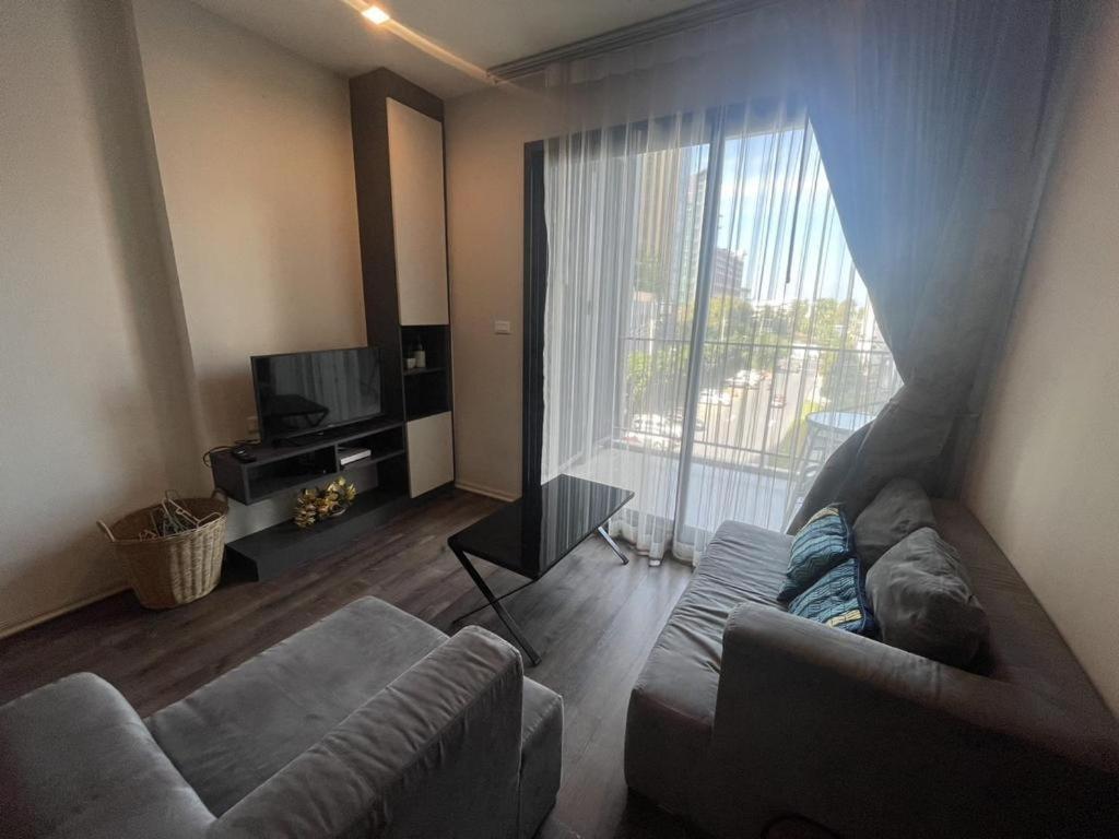 Appartement 2 Bed Room, Large Living @ *
