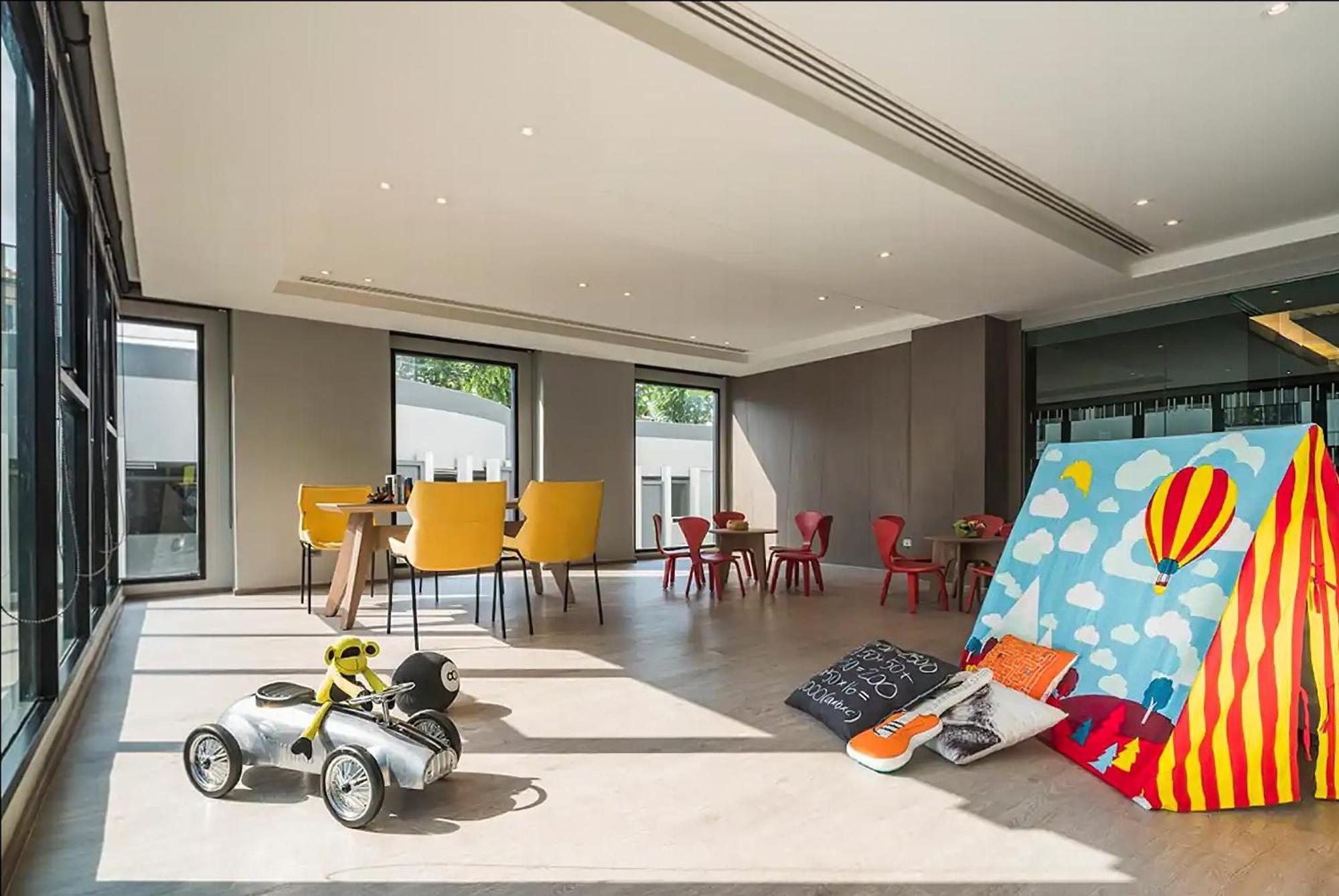 Appartement 2 Bed Room, Large Living @ *